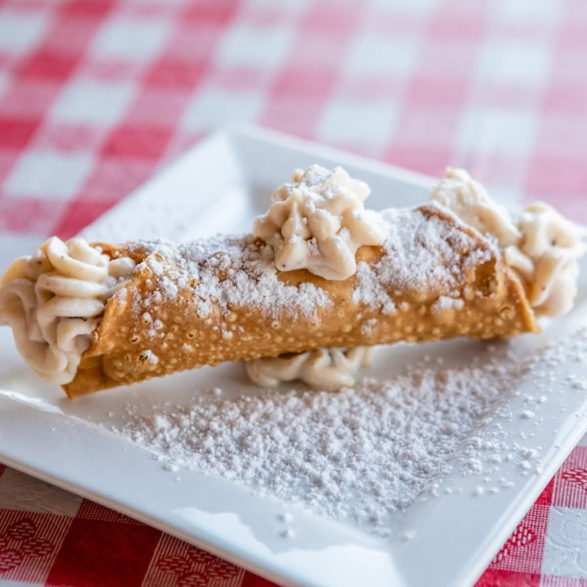 Cannoli.